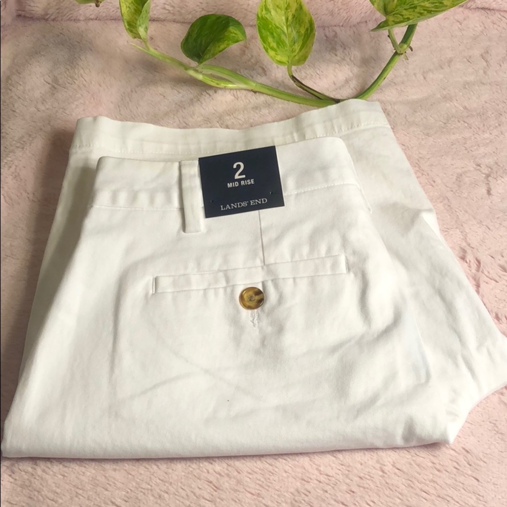 NWT LANDS END WOMEN SHORT SIZE 2